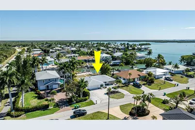 403 Grenada Avenue, Naples, FL 34113 - Photo 27