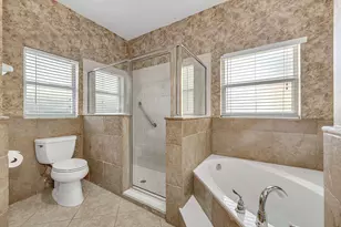 104 Glen Eagle Cir, Naples, FL 34104 - Photo 19