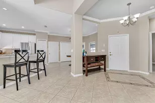 104 Glen Eagle Cir, Naples, FL 34104 - Photo 9