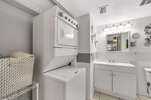 200 Valley Stream Dr, Naples, FL 34113 - Photo 19