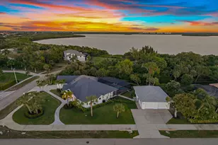 535 Inlet Dr, Marco Island, FL 34145 - Photo 47