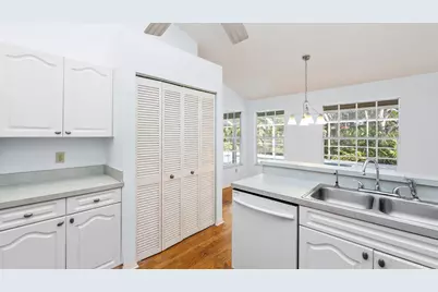 60 Brampton Ln, Naples, FL 34104 - Photo 15