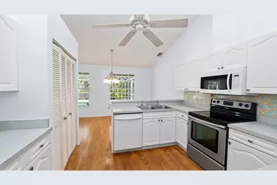 60 Brampton Ln, Naples, FL 34104 - Photo 17