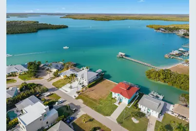 107 W Pago Pago Drive #ISLES OF CAPRI NO 2, Naples, FL 34113 - Photo 5