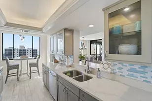 17 Bluebill Ave, Naples, FL 34108 - Photo 7