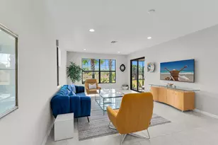 1574 Oceania Dr S, Naples, FL 34113 - Photo 3