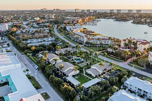 791 W Elkcam Cir, Marco Island, FL 34145 - Photo 25