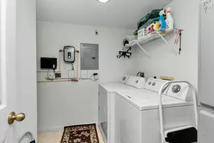 1001 Eastham Way, Naples, FL 34104 - Photo 19