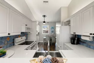 500 Robin Hood Cir, Naples, FL 34104 - Photo 13