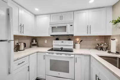 87 N Collier Boulevard #J15, Marco Island, FL 34145 - Photo 9