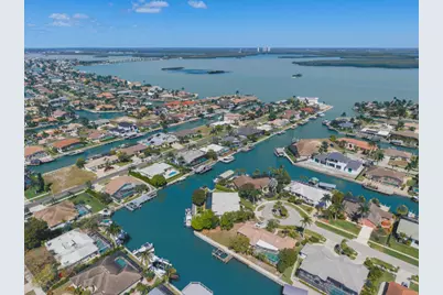 366 Grapewood Court, Marco Island, FL 34145 - Photo 47