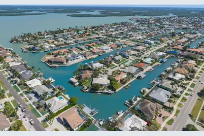 366 Grapewood Court, Marco Island, FL 34145 - Photo 45