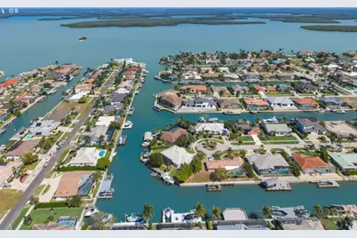 366 Grapewood Court, Marco Island, FL 34145 - Photo 43