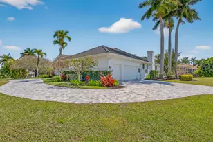 1401 Salvadore Ct, Marco Island, FL 34145 - Photo 3