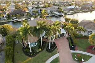 1045 Cottonwood Ct, Marco Island, FL 34145 - Photo 47