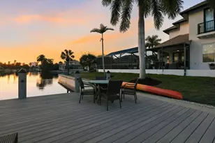 1045 Cottonwood Ct, Marco Island, FL 34145 - Photo 33