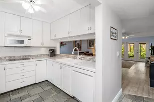 3032 Sandpiper Bay Cir, Naples, FL 34112 - Photo 9