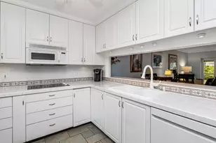 3032 Sandpiper Bay Cir, Naples, FL 34112 - Photo 7