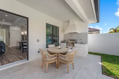 7968 Cordoba Place, Naples, FL 34113 - Photo 23