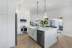 711 Tigertail Ct, Marco Island, FL 34145 - Photo 3