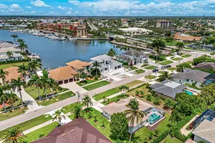 711 Tigertail Ct, Marco Island, FL 34145 - Photo 31