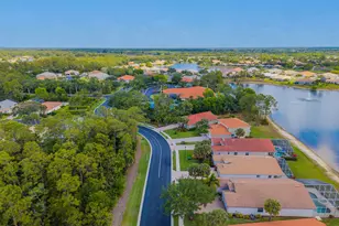7859 Berkshire Pines Dr, Naples, FL 34104 - Photo 37
