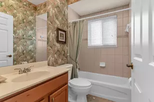 7859 Berkshire Pines Dr, Naples, FL 34104 - Photo 27