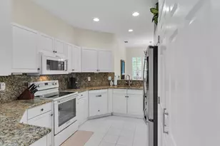 128 Livermore Ln, Naples, FL 34119 - Photo 17