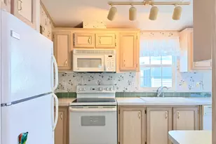 2 Jade Dr, Naples, FL 34114 - Photo 9