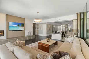 406 La Peninsula Blvd, Naples, FL 34113 - Photo 5