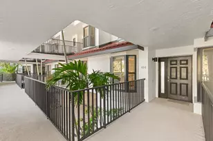 406 La Peninsula Blvd, Naples, FL 34113 - Photo 7