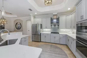 2842 Aviamar Cir, Naples, FL 34114 - Photo 3