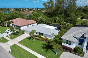 631 Diplomat Ct, Marco Island, FL 34145 - Photo 23