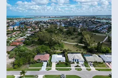 631 Diplomat Court, Marco Island, FL 34145 - Photo 25