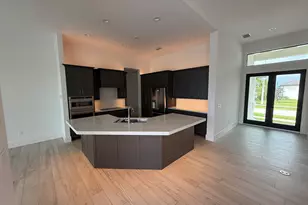 1075 Bonita Ct, Marco Island, FL 34145 - Photo 9