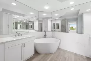 425 Cove Tower Dr, Naples, FL 34110 - Photo 17