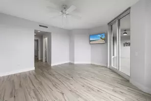 425 Cove Tower Dr, Naples, FL 34110 - Photo 13