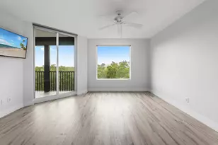 425 Cove Tower Dr, Naples, FL 34110 - Photo 9