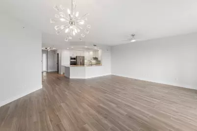 425 Cove Tower Drive #403, Naples, FL 34110 - Photo 7