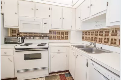 320 Seaview Court #1011, Marco Island, FL 34145 - Photo 5