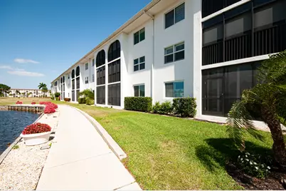 49 High Point Circle S #102, Naples, FL 34103 - Photo 3