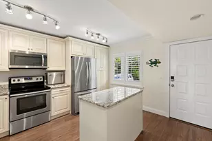 3072 Sandpiper Bay Cir, Naples, FL 34112 - Photo 11