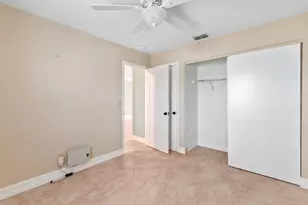 829 W Elkcam Cir, Marco Island, FL 34145 - Photo 17