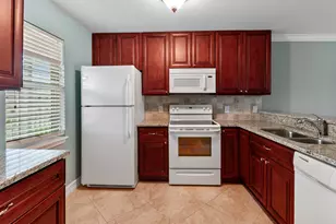 829 W Elkcam Cir, Marco Island, FL 34145 - Photo 3