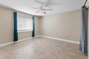 829 W Elkcam Cir, Marco Island, FL 34145 - Photo 11