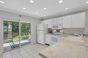731 W Elkcam Cir, Marco Island, FL 34145 - Photo 11