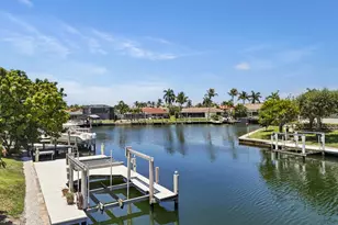 1084 Whiteheart Ct, Marco Island, FL 34145 - Photo 5
