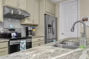 14867 Edgewater Cir, Naples, FL 34114 - Photo 5