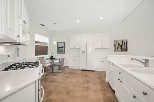 3141 Aviamar Cir, Naples, FL 34114 - Photo 9