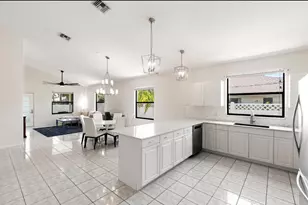 594 108th Ave N, Naples, FL 34108 - Photo 5